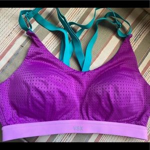 Victoria Secret VSX Sports Bra 34B